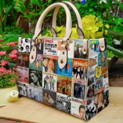 Hombres G Leather Handbag